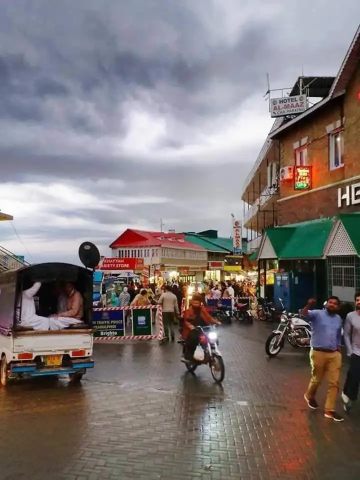 Murree travel guide 3 Mall Road Murree